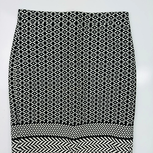 J. Crew White Chevron Straight Skirt Size 0 - Picture 4 of 10